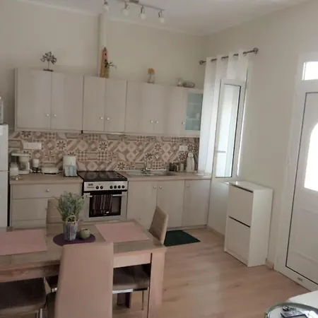 Ferienwohnung House With Yard In Center Of Kalamata Exterior foto