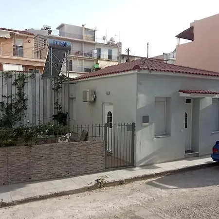 Ferienwohnung House With Yard In Center Of Kalamata Exterior foto